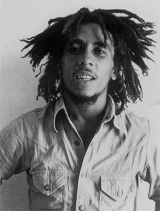 Portrait of Bob Marley in a 1976 press photograph.